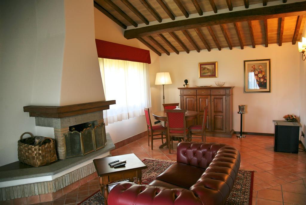 Hotel Ristorante Al Brunello Di モンタルチーノ エクステリア 写真
