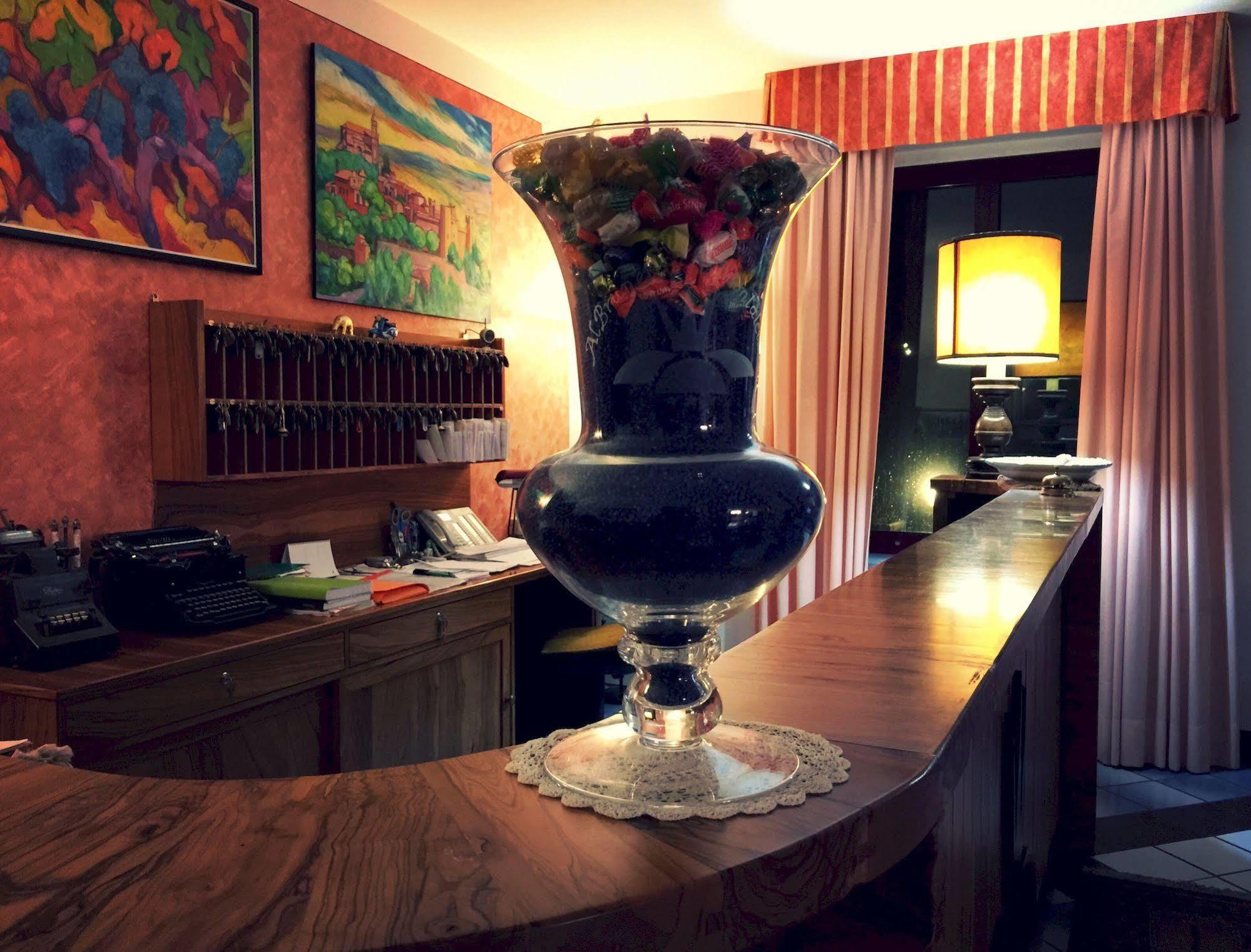 Hotel Ristorante Al Brunello Di モンタルチーノ エクステリア 写真